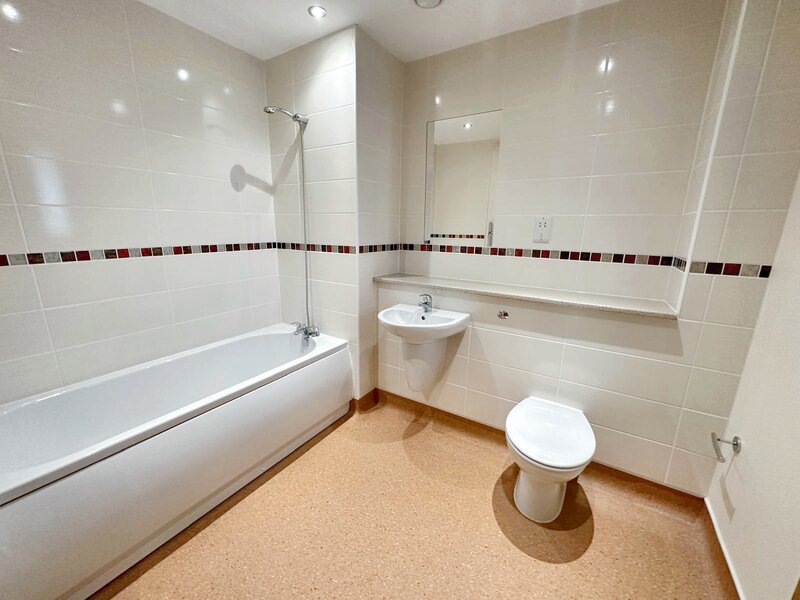 Bathroom of Apartment 9, a luxury Rewtirement Apartment at Honeybourne Gate.